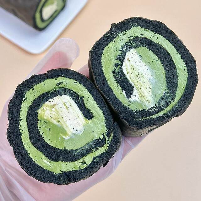 Black Gold Matcha Jasmine Animal Cream Sauce Handmade Sandwich Cake Freshly Made Dessert Cake Ready-To-Eat Breakfast