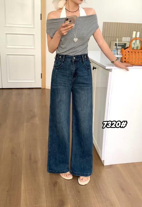 Chestnut Gray Spring New Style Elastic High-Waisted Jeans Versatile Loose Fit Slimming Look Elastic Waist Wide-Leg Pants 7320 Chestnut Gray Spring New Style Elastic High-Waisted Jeans Versatile Loose Fit Slimming Look Elastic Waist Wide-Leg Pants 7320