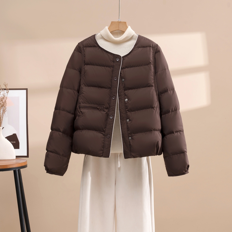 Short down Jacket for Women, Winter 2026 New Style, High-End, Petite, Fashionable Design, Lightweight White Duck down Coat