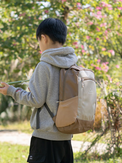 户外儿童春游背包男孩外出旅游轻便补习补课书包小学生双肩包出游