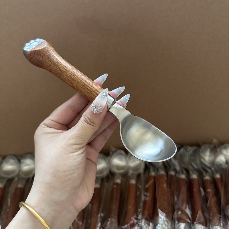 从冰激凌到西瓜：多功能挖球勺的奇妙世界