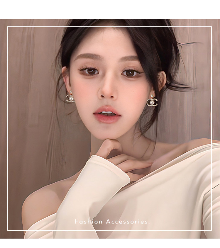 Chic 'Little Chanel' Style Pearl Ear Clips – Piercing-Free Elegance! - Detail image 2