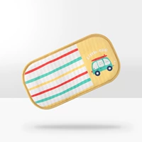 Красочный туристический автомобиль