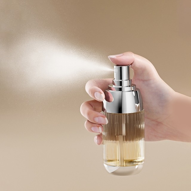 Japan Imported Mujie Spray Bottle Ultra-Fine Mist Spray Bottle Small Makeup Hydration Spray Bottle Portable Travel Refill Bottle