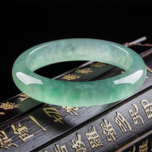 Burmese (Jade) Bracelet Jade Bracelet Jade Bangle Ice Waxy Jade (Treated) Jade Bracelet [Authentic]