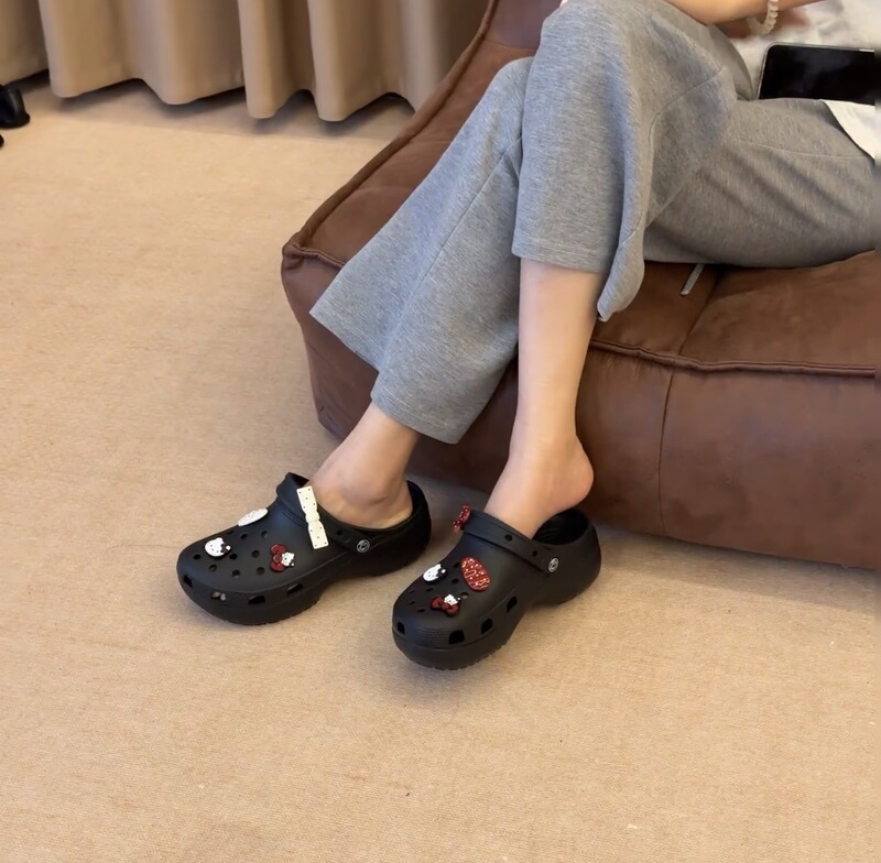 Cloud Thick-Soled Clogs, Small Women's Shoes, Slippers, Beach Shoes Cloud Thick-Soled Clogs, Small Women's Shoes, Slippers, Beach Shoes