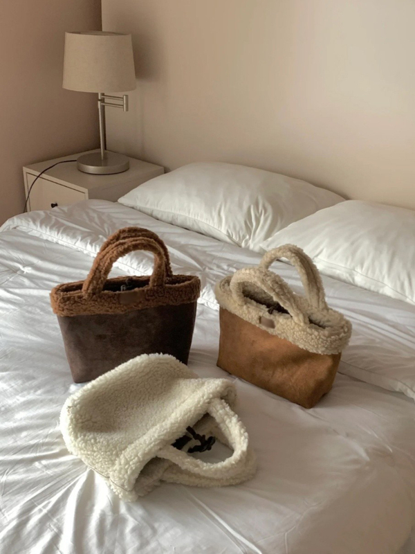Korean Plush Tote Bag Double-Sided Faux Lamb Wool Handbag Market Basket Furry Hand-Held Bucket Bag for Women