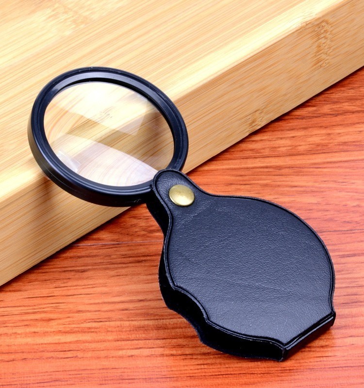 German Portable Magnifying Glass, High-Definition Folding Leather Case, Reading Magnifier for the Elderly and Children, Portable High-Power Keychain Card-Type Magnifying Glass for Seniors