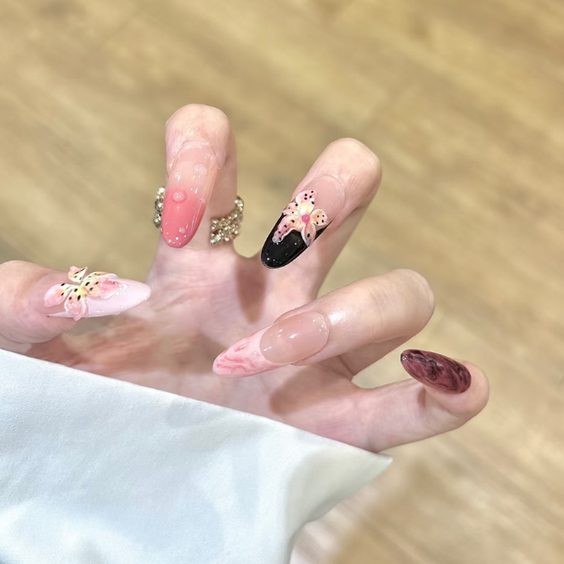 2026 New Style Wearable Nails, Handmade Gradient Blooming with Carved Patterns, High-End Feel, Brightening Effect, Y2K Spicy Girl Mid-Length Nail Art