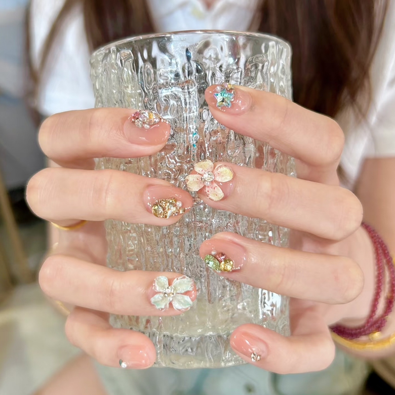 Summer Ice Flower Nail Art with Three-Dimensional Carving, Island Style, Rhinestone Embellishments, High-End Short Nail Stickers