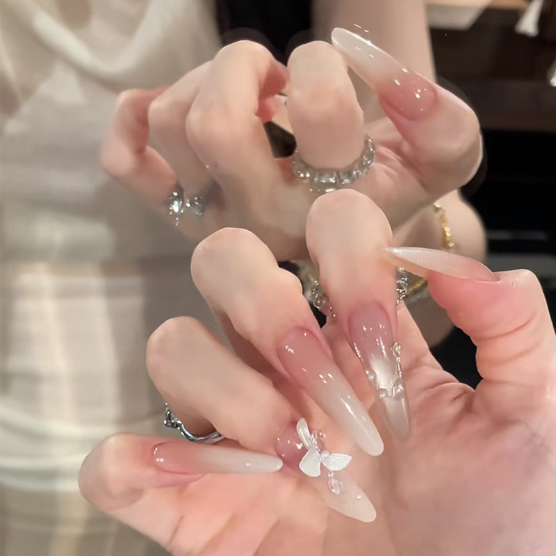 White Magnolia Nail Art with Carved Patterns, Luxurious and Pure Desire Style, Detachable Heavy-Duty High-End Light Luxury Mid-Length Nail Art