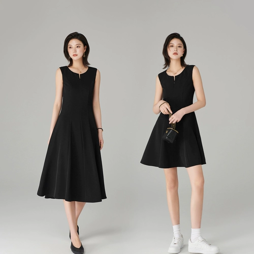 Короткое классическое платье без рукавов, круглый воротник