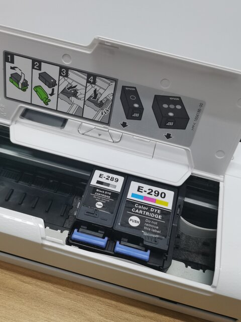 Epson Portable Car-Mounted Mobile A4 Inkjet Printer USB Charging Built-In Lithium Battery Wireless for Mobile Phones