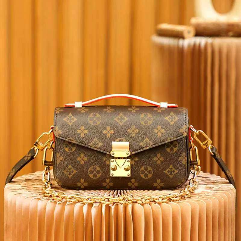 Hong Kong Genuine 2026 New Model Luxury Leather Vintage Classic Messenger Bag Single Shoulder Crossbody Chain Women's Bag