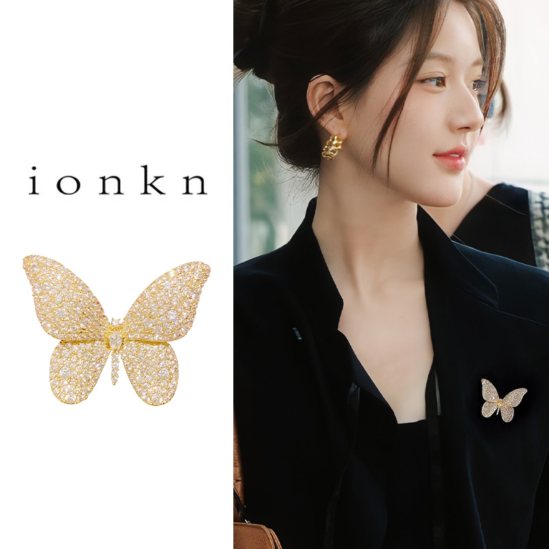 女性のための高級ゴールド蝶ブローチ、コートコサージュスーツピンアクセサリー付きの高級絶妙なファッション