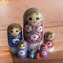 7-layer hand-painted engraved and lacquered handicrafts exquisitely decorated Suifenhe art wooden Russian matryoshka dolls for classmates and girls