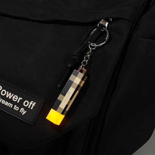 Маленький брелок, светящаяся фигурка, аксессуар на рюкзак