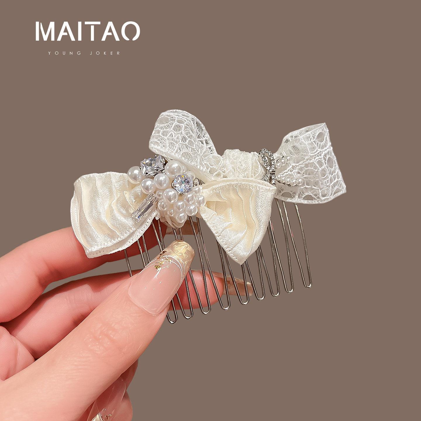 High-end, luxurious pearl, rhinestone, lace, and bow hair comb for women, perfect for voluminous, high-crowned hair with wispy bangs.