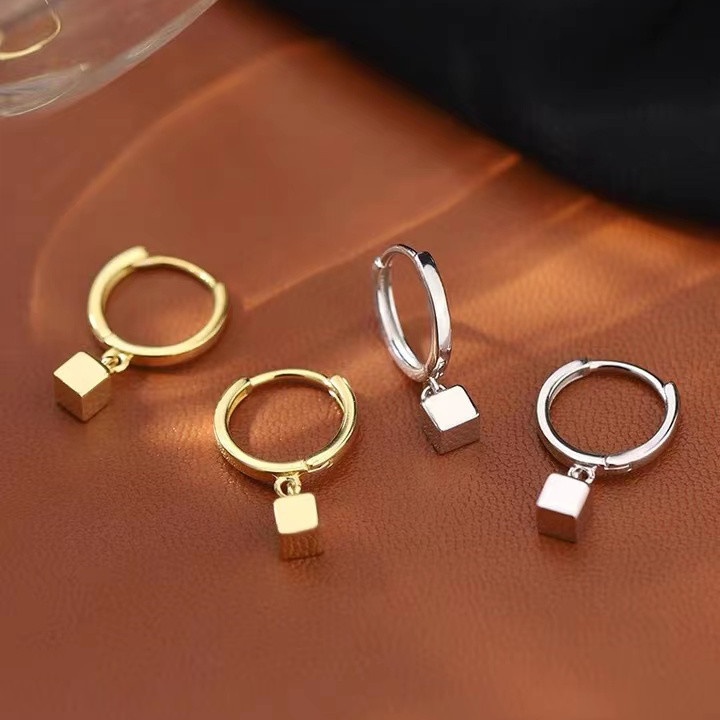 Pure Silver Block Earrings Female Summer Niche Design Ear Button Lukewarm Wind Ear Temperament Earrings Senior Sensation-Taobao