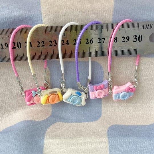 SANRIO Mini Camera Resin Model Twist Stick Decoración de decoración de cachorros Cotton Doll Doll Accesorios