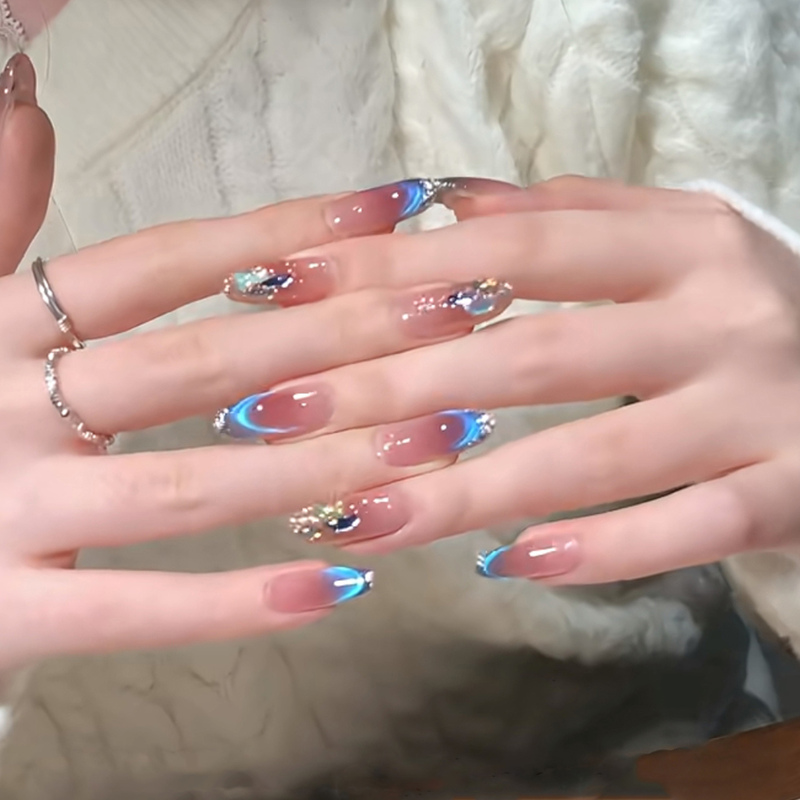 Glacier Blue French Cat-Eye Handmade Wearable Nail Art Dopamine Crushed Diamond Dazzling Brightening High-End Medium-Long Nail Tips