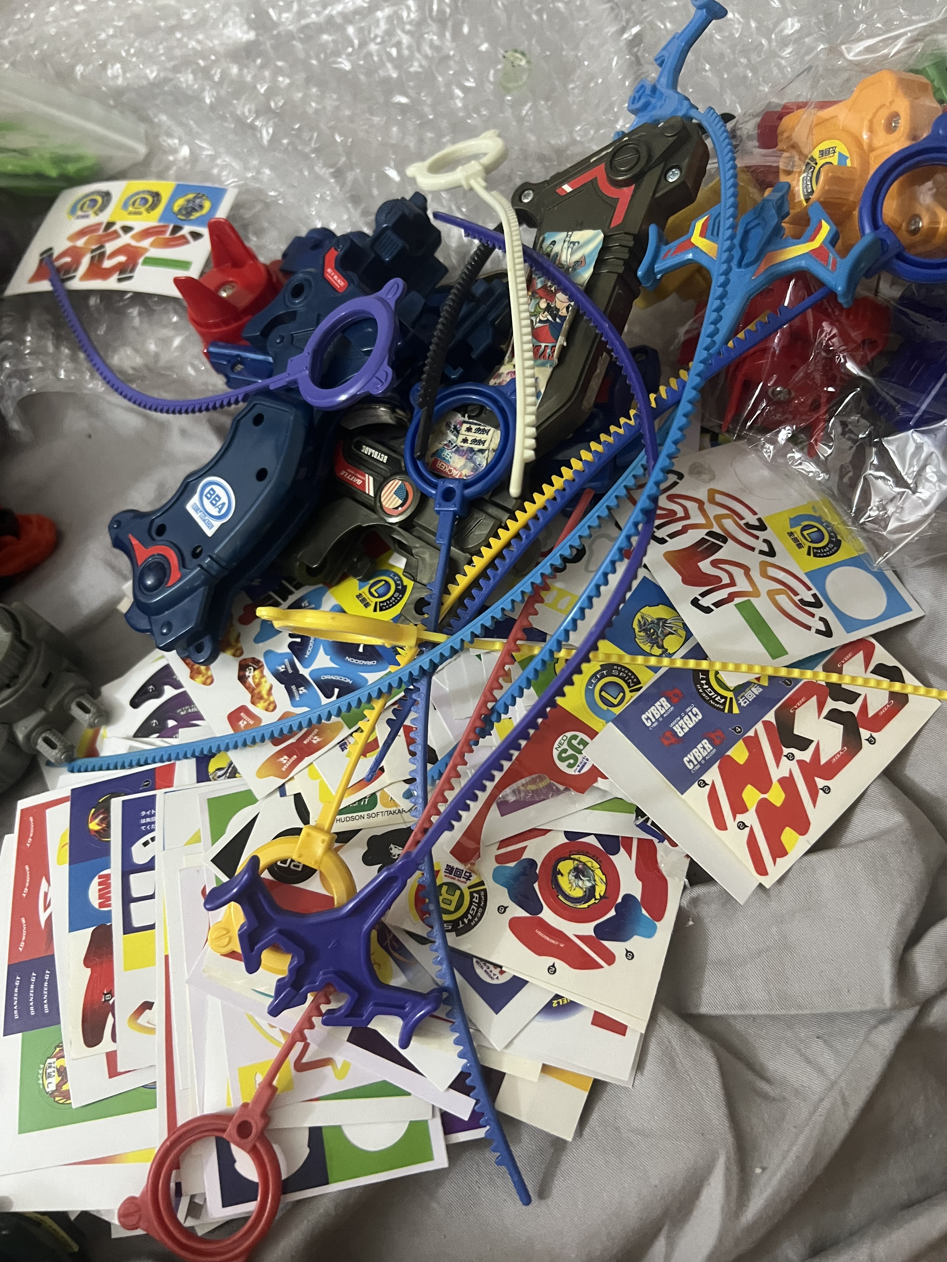 Юла-игрушка Takara Tomy, японская боевая версия, набор цветных персонажей