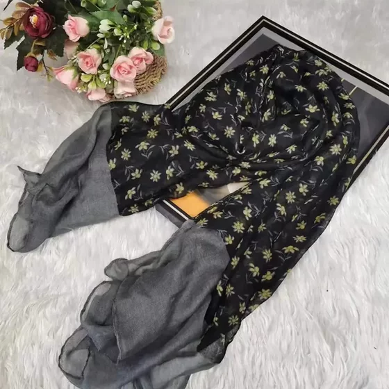 2023 Autumn and Winter Fashion Artistic Floral Scarf Versatile Ethnic Style Retro Long Sunscreen Shawl Outerwear Silk Scarf for Women