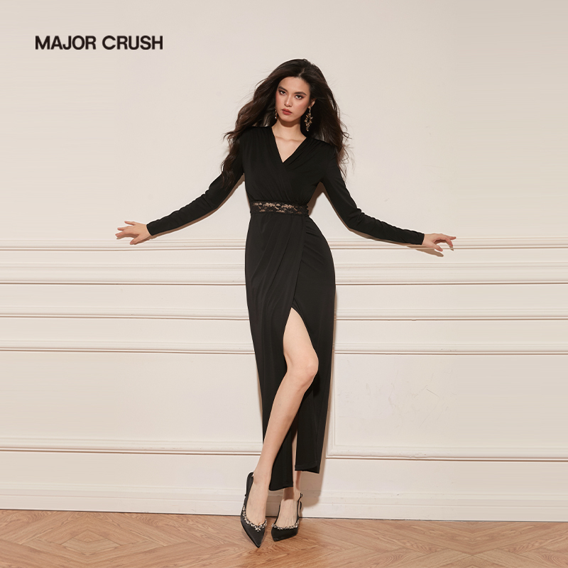 Major Crush French Classic Black Elegant V-Neck Lace Cut-Out Slit Dress Waist-Cinching Slimming 6251