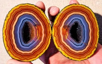 Special link for the live broadcast of red agate jewelry and rare stones during the Warring States Period