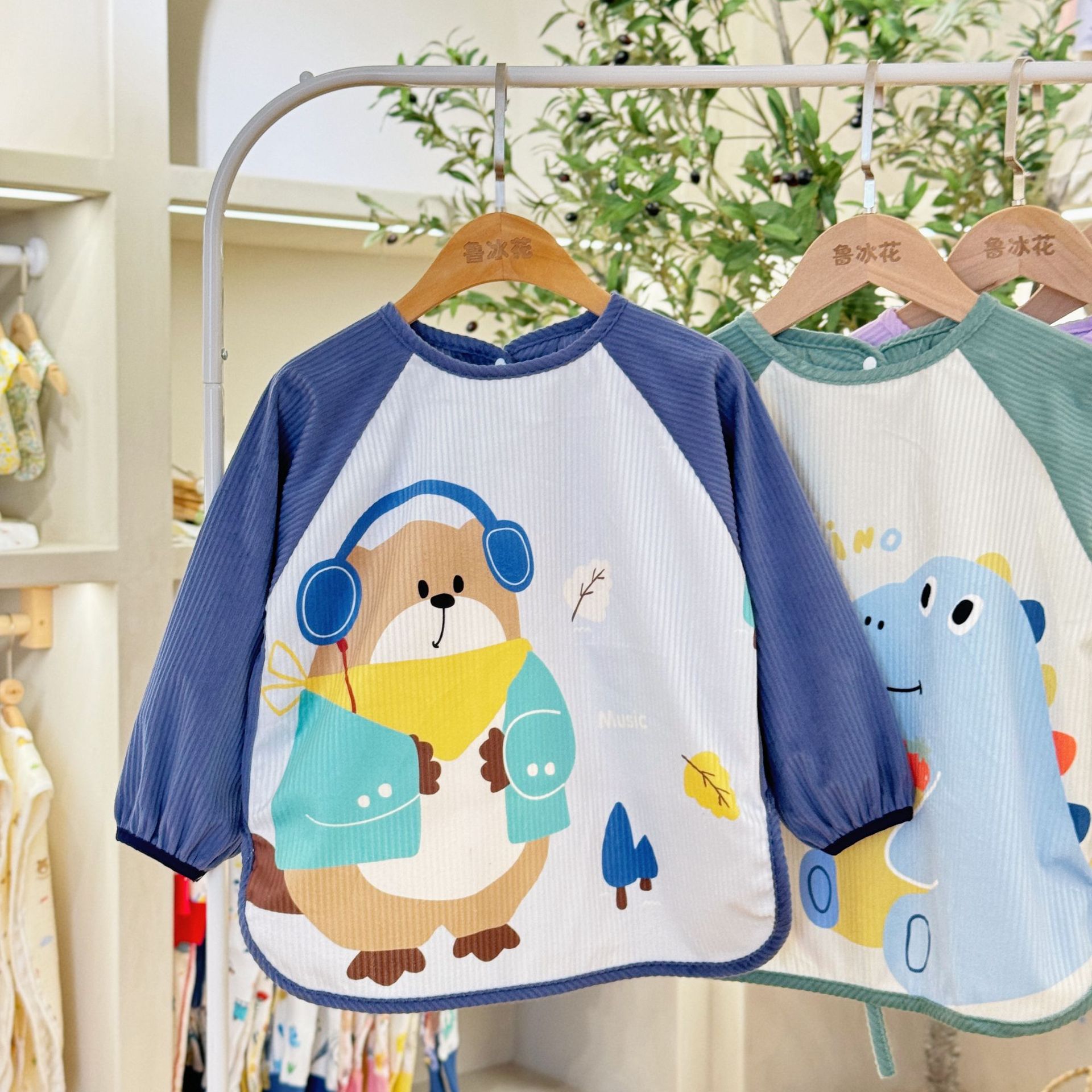 Lu Binghua children's smock waterproof eating bib corduroy rice coat autumn and winter boys and girls anti-dirty reverse dressing