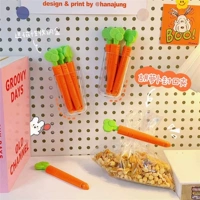 Зажим для пищевых пакетов [5 комплектов по 25 штук] поставляется с 5 магнитными коробками.