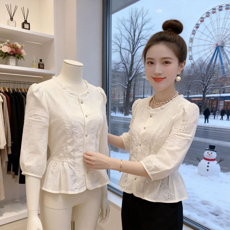 Elegant Lace Collar Blouse for Women, New Spring and Autumn Style, Hollow Jacquard, Sweet and Fashionable, Tummy-Concealing, Slimming, Short and Stylish Shirt