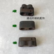 Rugao 01 machine Ziming Dalian 01 machine embossing machine take-up tooth row axis seat middle bracket embossing machine tooth row accessories