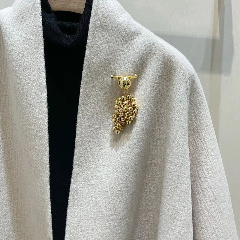 Gold and Silver Design Beaded Grape Brooch, High-End Niche Fashion Accessory for Sweaters and Coats