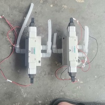 Semiconductor equipment disassembly accessories CKD solenoid valve 4GB420-E20-3. Disassembly requires inquiry before bidding.