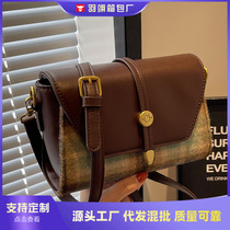High-end small bag womens bag 2023 new autumn and winter versatile retro one-shoulder crossbody bag woolen womens small square bag