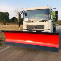 Chengde pickup truck is equipped with a front snow shovel and the loader is modified with an obstacle avoidance snow pusher