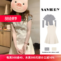 Autumn clothing is matched with a complete set of holiday lazy style dresses new womens clothing and salt-based suits are popular this year.