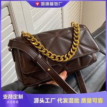 High-end small bag for women in autumn and winter versatile 2023 new trendy fashion hot style single shoulder crossbody bag chain small square bag