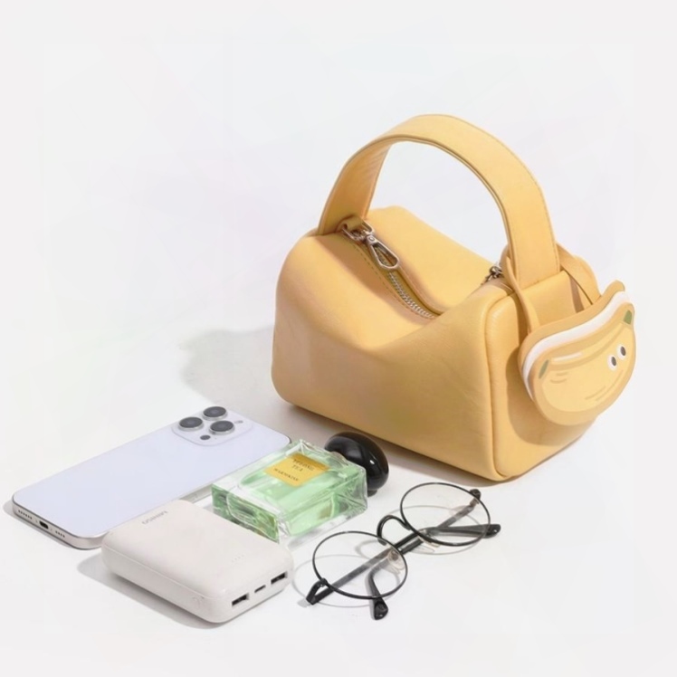 Niche Design Cute Pillow Bag 2025 Summer New Banana Puffer Bag Versatile Handbag Lunch Box Bag Crossbody Bag