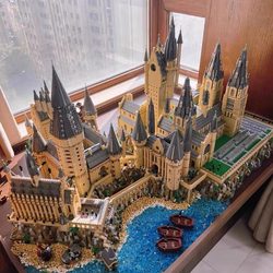 Harry Potter School of Witchcraft and Wizardry Building Blocks Hogwarts Ancient European Architectural Model Educational Assembly Building Toys