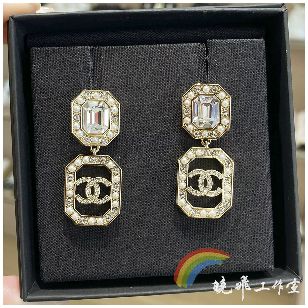 Подлинные серьги CHANEL 23B, новые квадратные сахарные квадратные полые двойной C каменная подвеска с жемчужной бусиной
