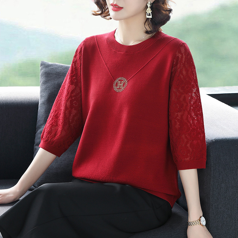 Middle-Aged Mother's Three-Quarter Sleeve Knitted Base Shirt for Women, 2026 Spring New Style, Loose Fit, Red Round-Neck Top for the Year of Birth