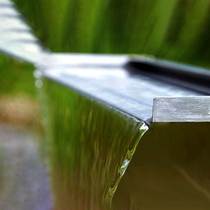 Outdoor stainless steel waterfall water feature flow sink with light landscape pool landscaping flow curtain water curtain wall outlet