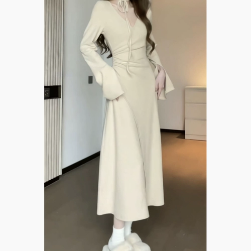 Дизайнерская осенняя мини-юбка, приталенный корсет, мегафон, платье, тренд сезона, V-образный вырез