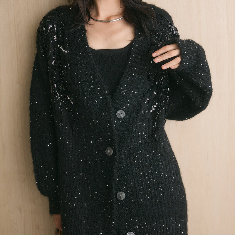 Real Shot of Large Quantities of Goods: Heavy-Duty Sequined Loose Tops for Women, Beaded Design Sweaters, Thick Coats, Knitted Cardigans Real Shot of Large Quantities of Goods: Heavy-Duty Sequined Loose Tops for Women, Beaded Design Sweaters, Thick Coats, Knitted Cardigans