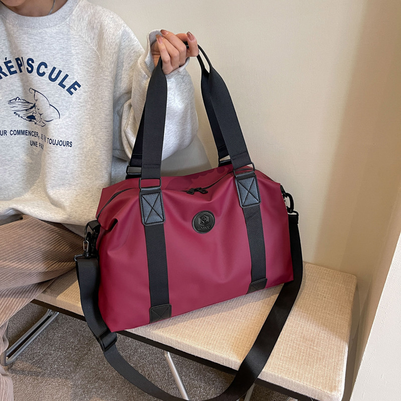 Women's crossbody sports and fitness bag lightweight short-distance travel bag
