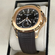 Perform a unique style on the stage where time passes and imprint your own personality.