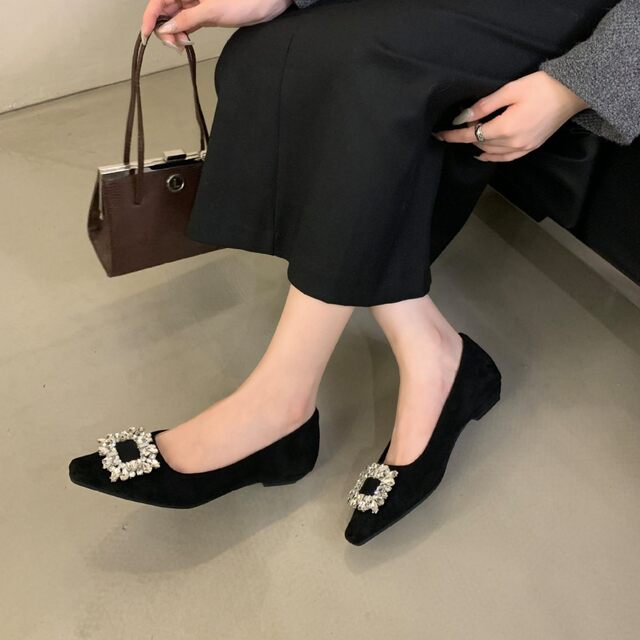 French-Style Pointed-Toe Commuter Flats for Women, 2024 New Autumn Model, Shallow Mouth, Versatile, with Rhinestone Square Buckle, Elegant Flat Shoes