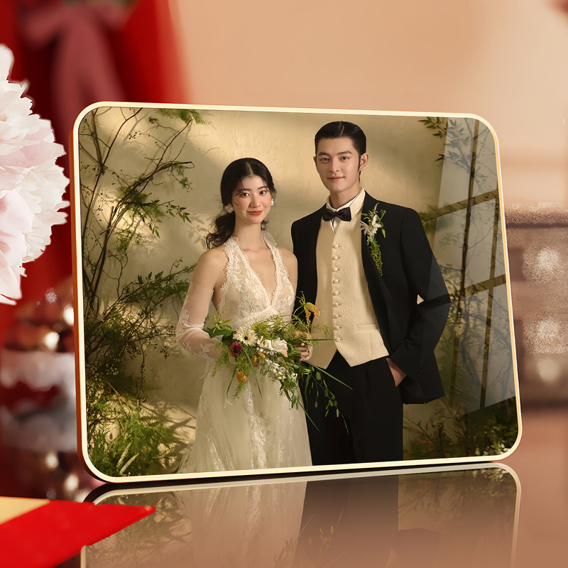 Print Photos and Make Them into Frames for Wall Hanging, Wedding Photos, Custom Wedding Display Stands, Family Portraits, Crystal Photo Albums with a High-End Feel